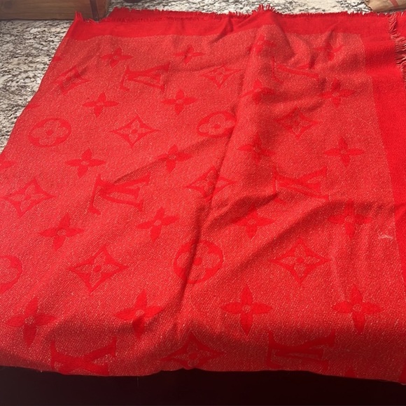 COPY - Louis Vuitton red blanket scarf - Picture 2 of 2